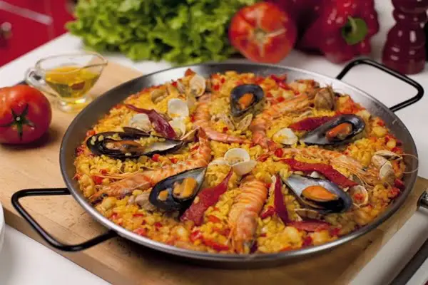 paella valenciana-gli-italiani-scelgono-valencia